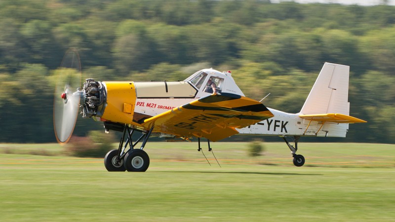 pzl m18b"单峰骆驼"是一款单引擎飞机,其最大总重为5300公斤,主要用于