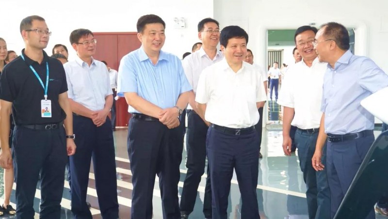 财政部副部长刘伟、武汉市代市长周先旺考察卓尔航空产业集团